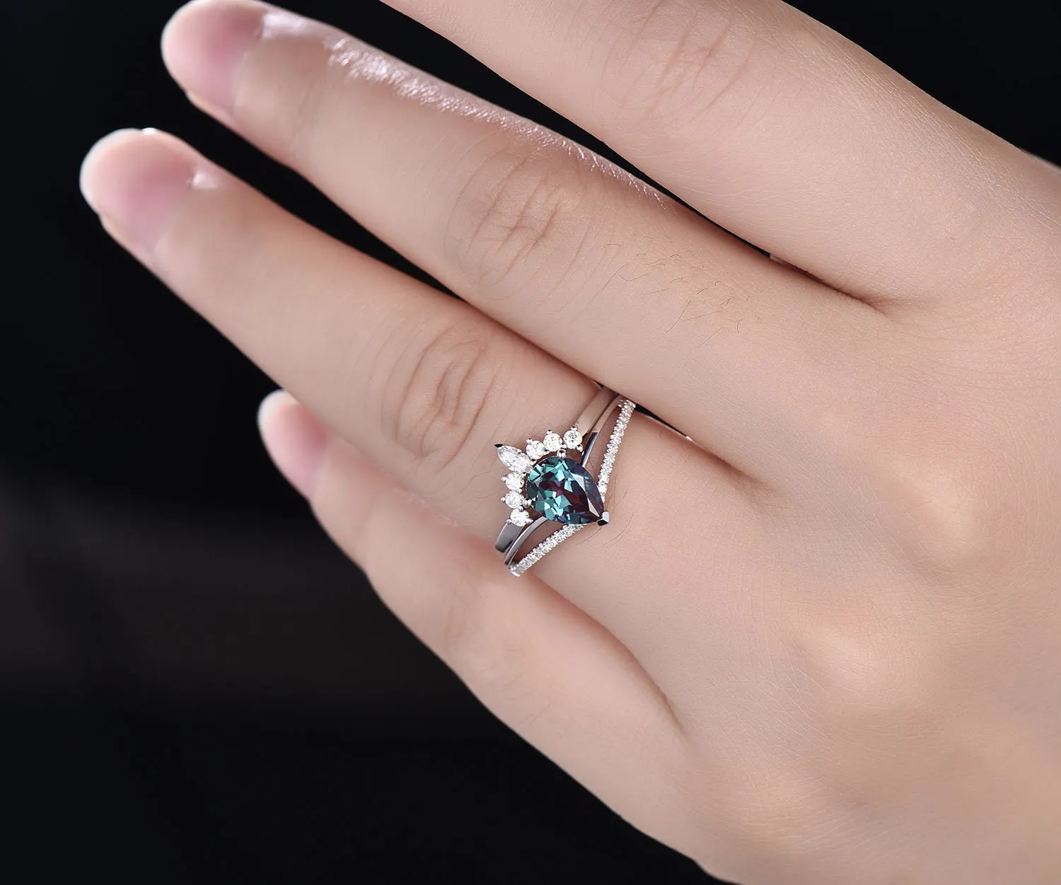 2pcs Alexandrite Ring Set Color Change Alexandrite Engagement Ring Set Diamond Moissanite Alexandrite Wedding Bridal Ring Set Anniversary sold by Willwork Jewelry product image thumbnail 2