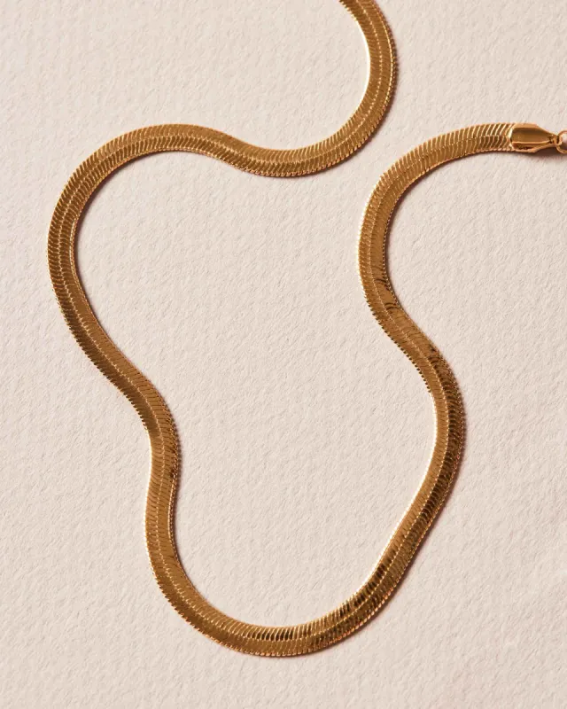 Flat Chain sold by Apodemia