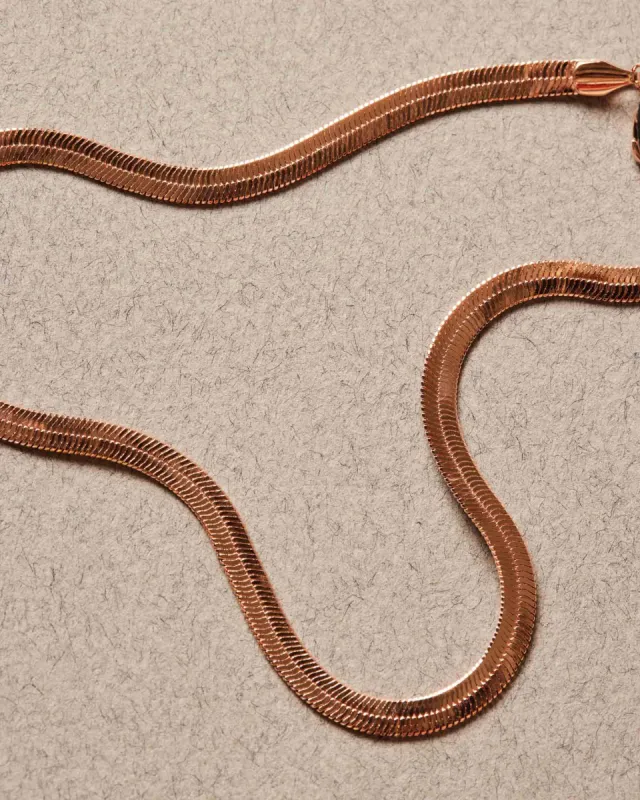 Cadena Plana | The Gray Box sold by Apodemia