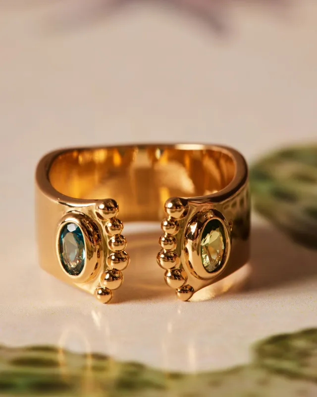Bulky Nefertiti Ring sold by Apodemia
