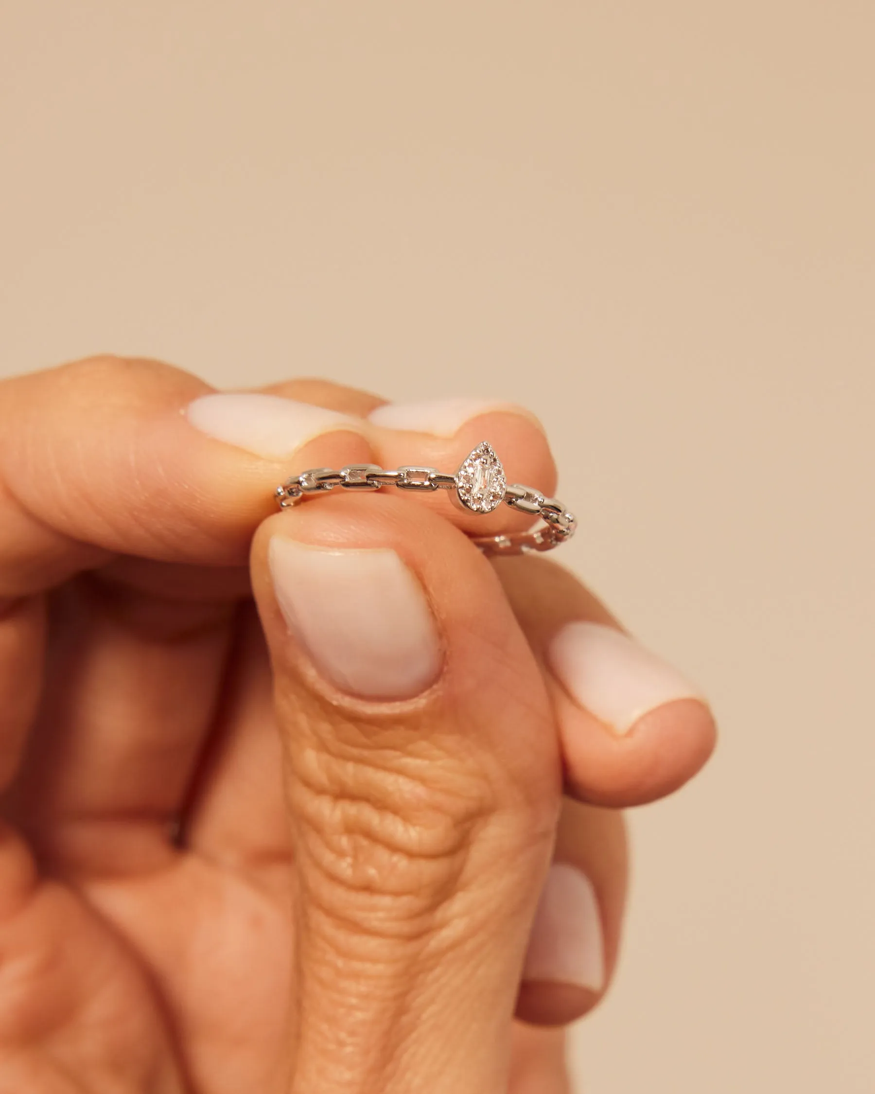 Chain Ring : Sterling Silver 925 : White Topaz sold by Apodemia product image thumbnail 5