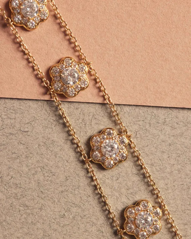 Choker Vine White sold by Apodemia