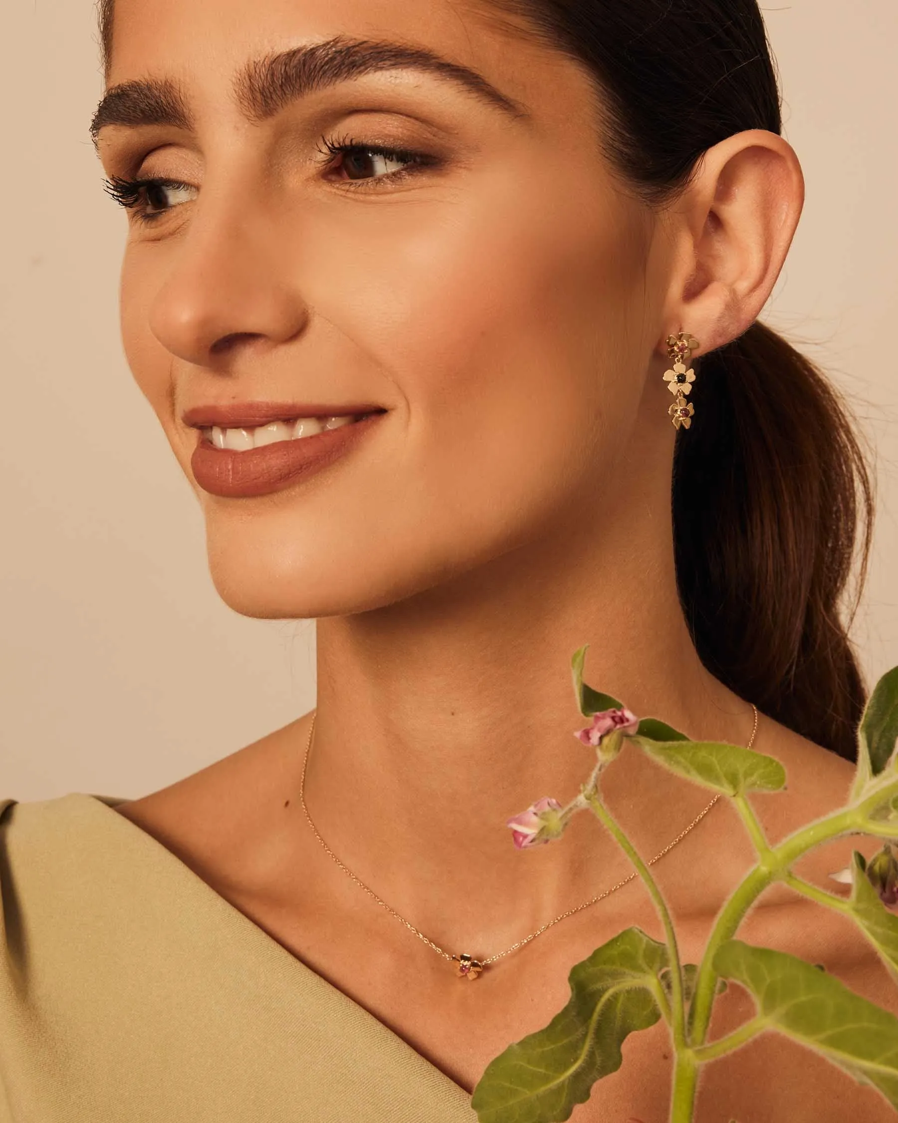 Forever Flower Necklace | 18K Solid Gold | 18K Solid Gold sold by Apodemia product image thumbnail 5