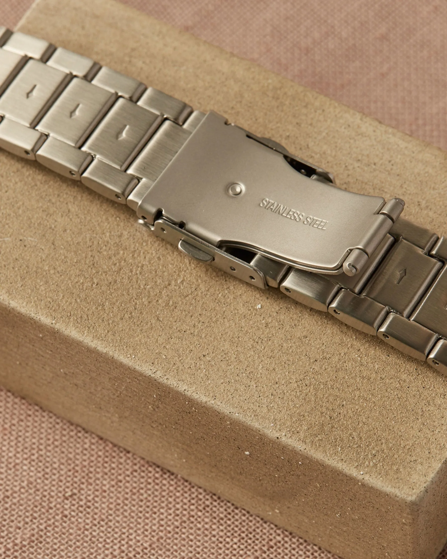 Men's Leash Woodland Silver | The Gray Box sold by Apodemia product image thumbnail 2