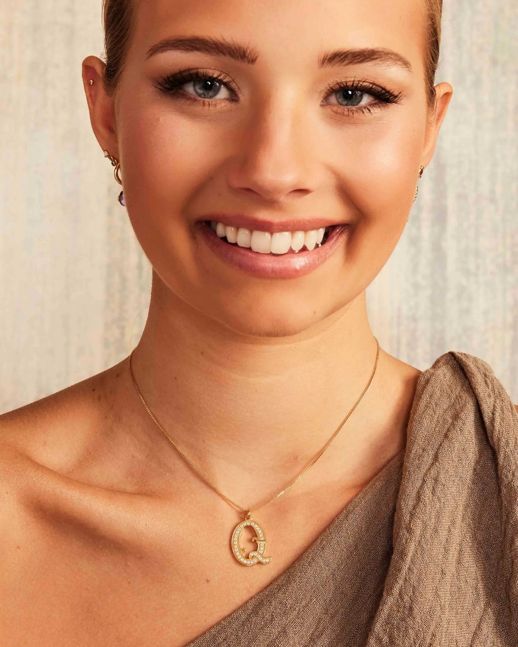 Vintage Charm Letter Q sold by Apodemia product image thumbnail 4