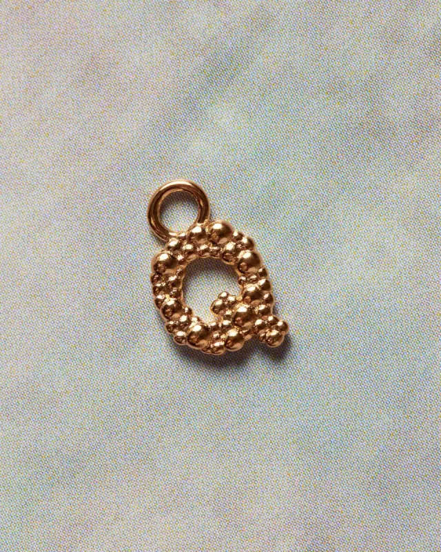 Charm Sand Dust Letter Q made by Apodemia