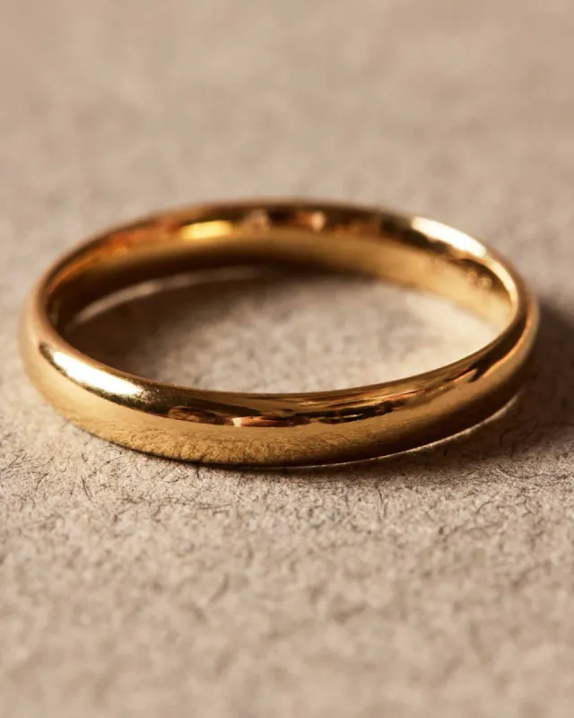 Wedding Classic Band Ring 2.5mm | The Gray Box sold by Apodemia