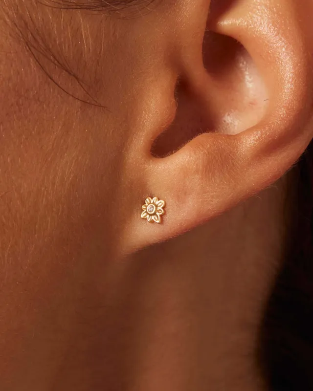 Earrings Xs Flower | The Gray Box sold by Apodemia