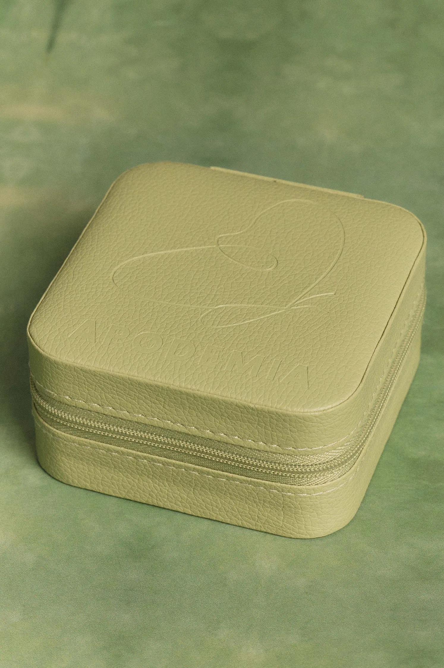 Mini travel jewelry box, green sold by Apodemia product image thumbnail 2