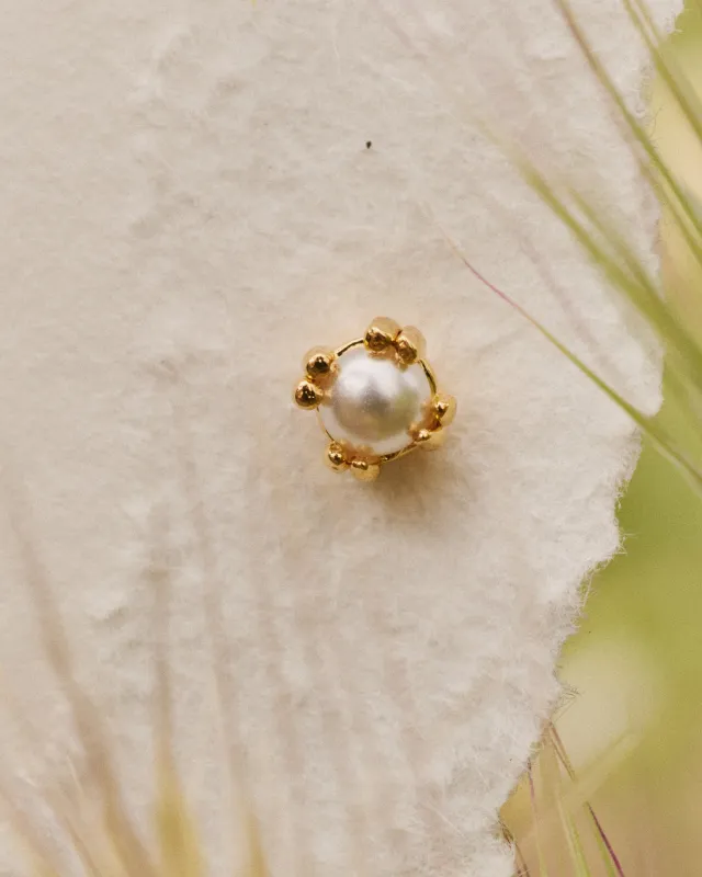 MINI PEARL EARRINGS sold by Apodemia