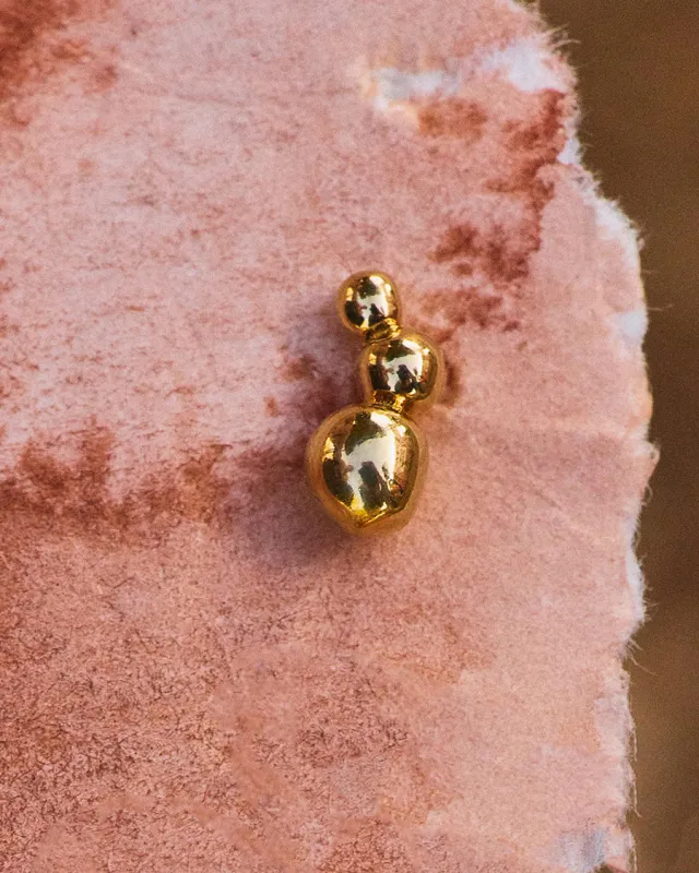 Pendientes Mini Curva Sand Dust sold by Apodemia