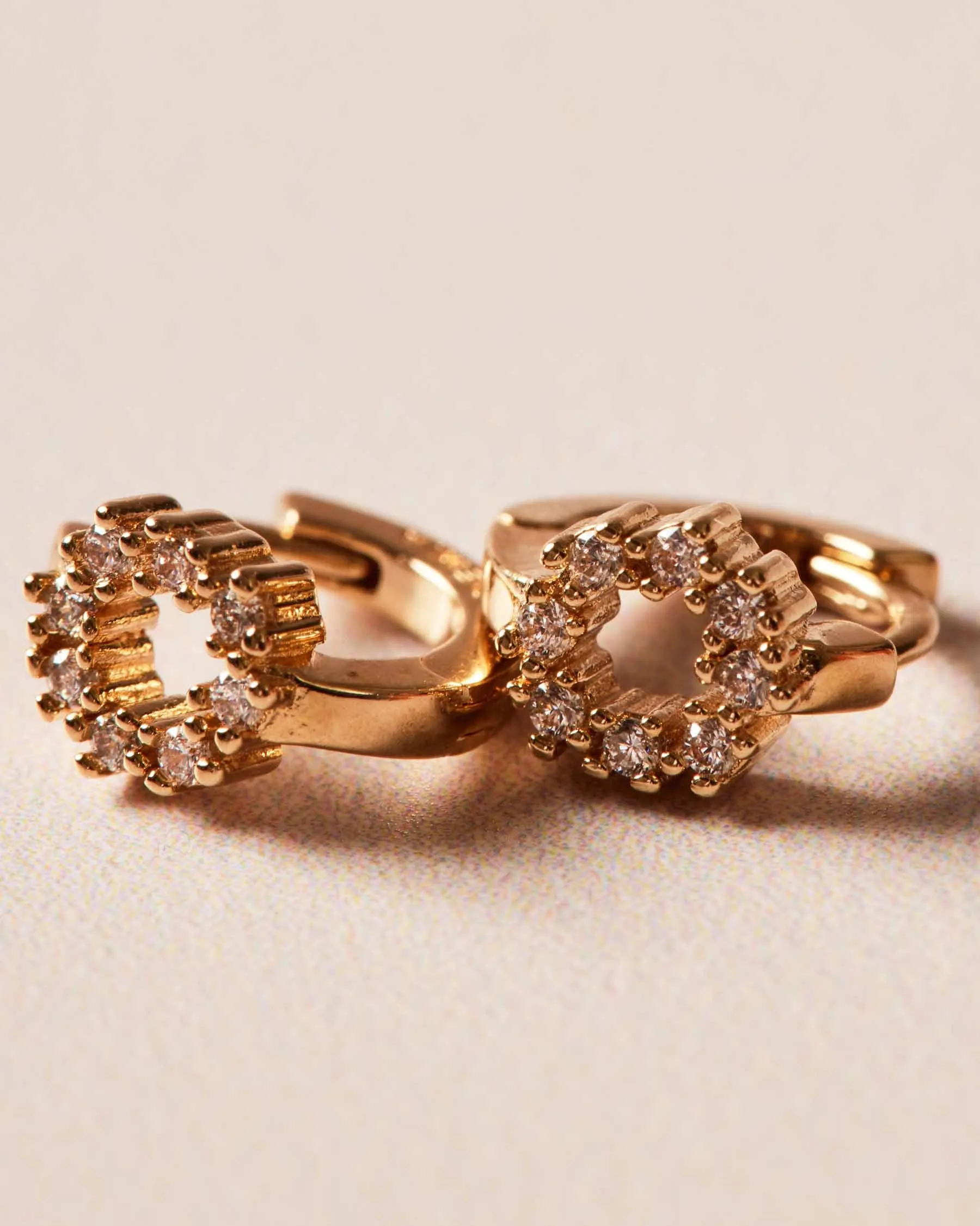 Earrings Aro Thin Classic | The Gray Box sold by Apodemia