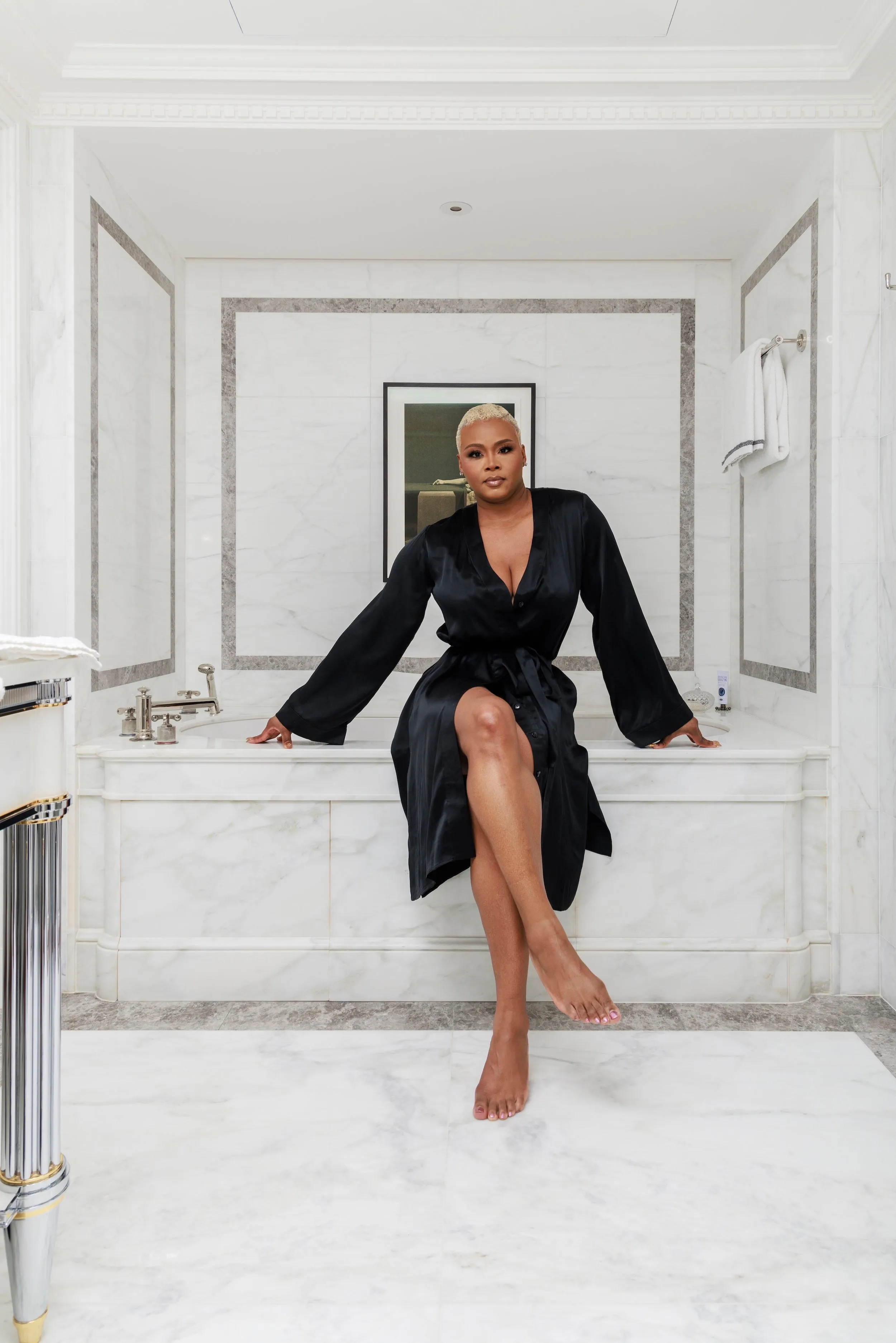 lola silk night dress in noire sold by Je Mérite product image thumbnail 3