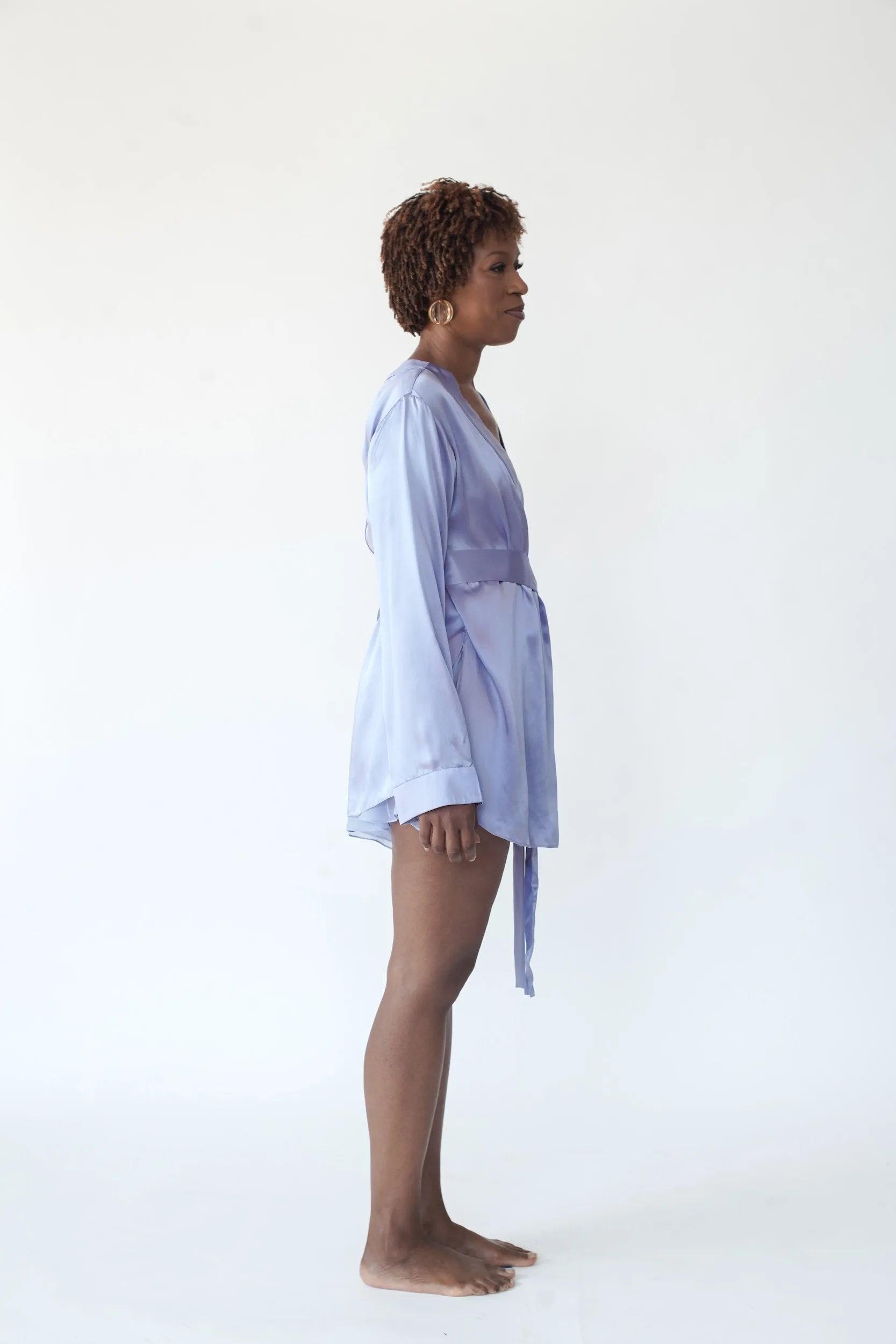 lola silk short robe in periwinkle blue sold by Je Mérite product image thumbnail 4