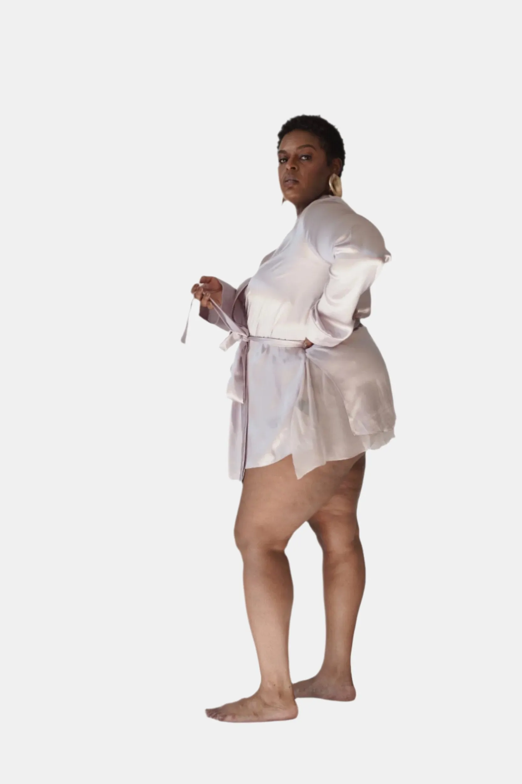 lola silk short robe in blush sold by Je Mérite