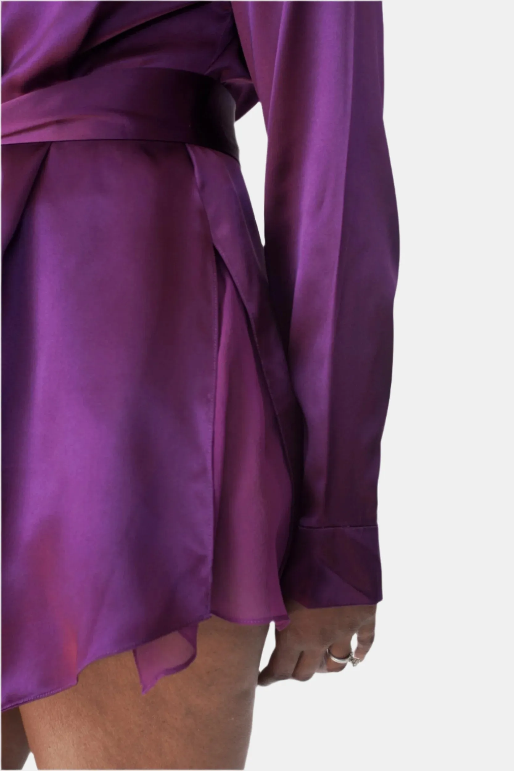 lola silk short robe in aubergine sold by Je Mérite product image thumbnail 5