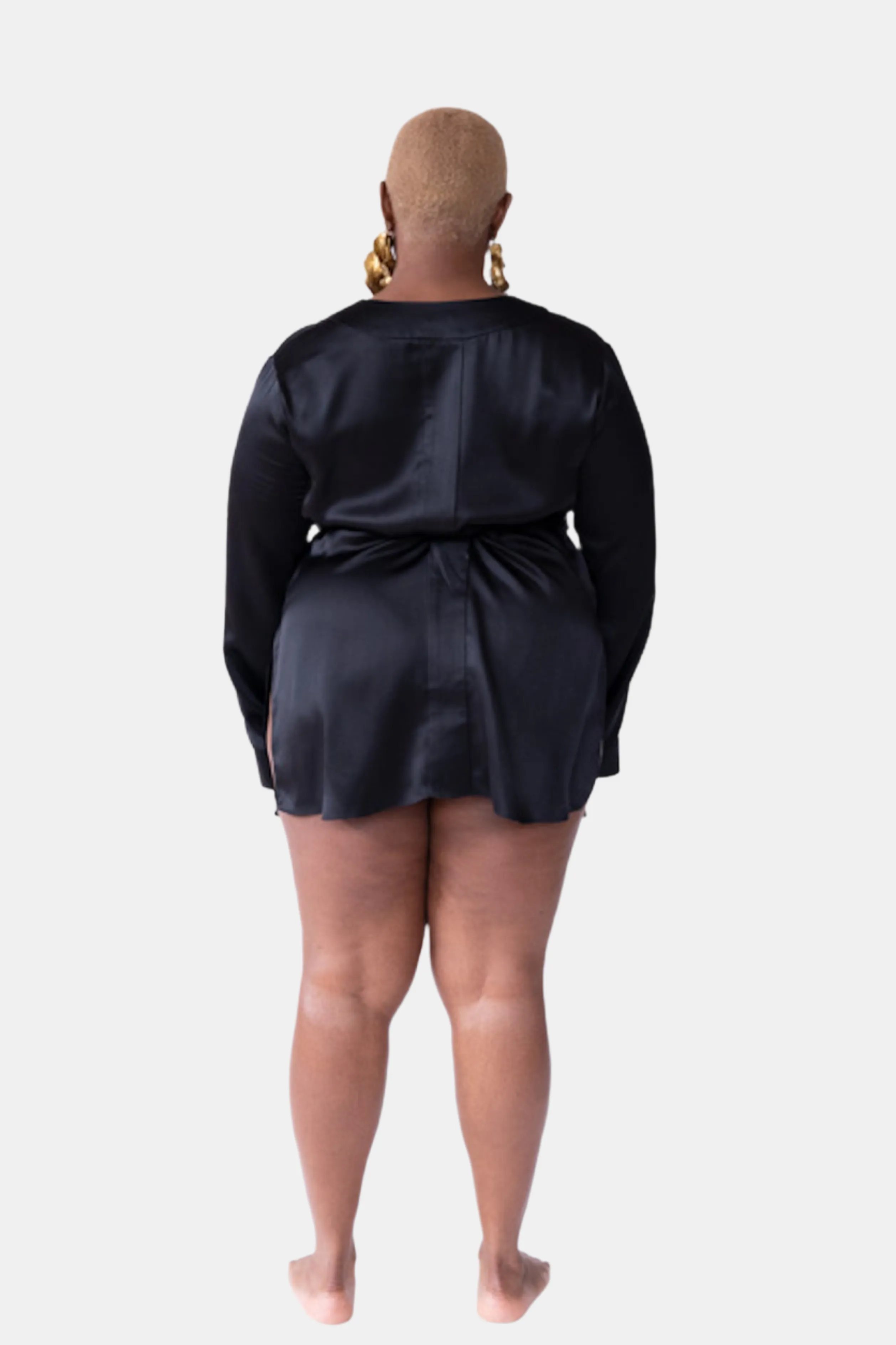 lola silk short robe in noire sold by Je Mérite product image thumbnail 5