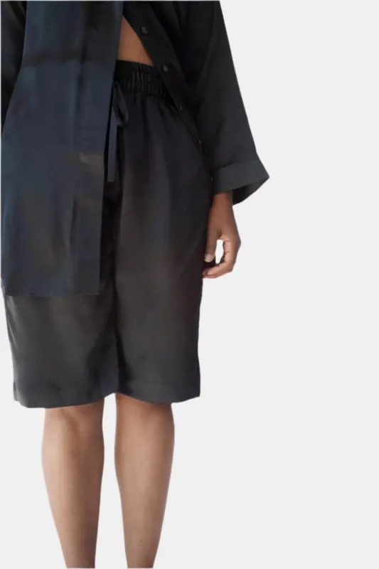 LOLA SILK TUXEDO BERMUDA SHORT IN NOIRE sold by Je Mérite