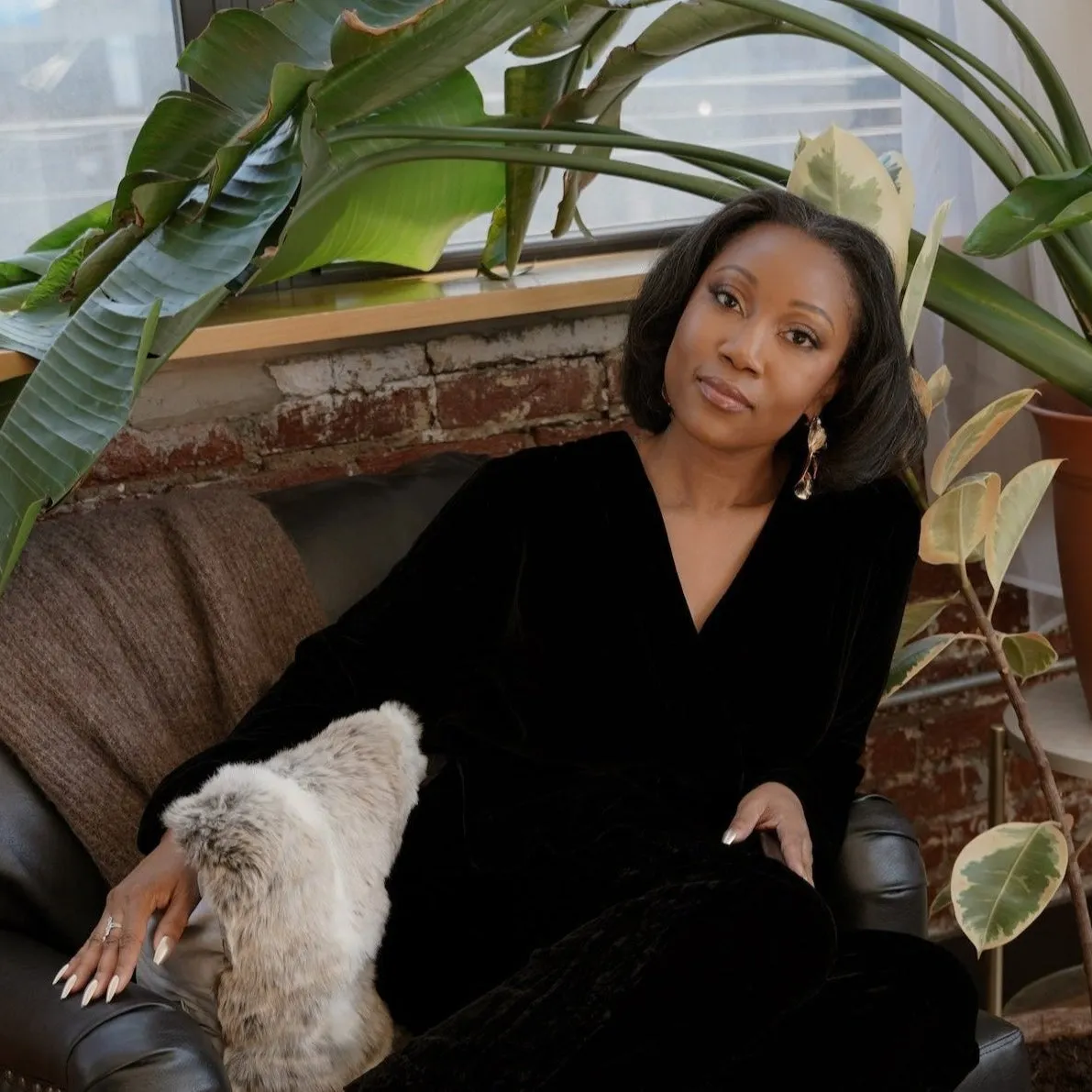 josephine velvet short robe & tuxedo pant in noire sold by Je Mérite