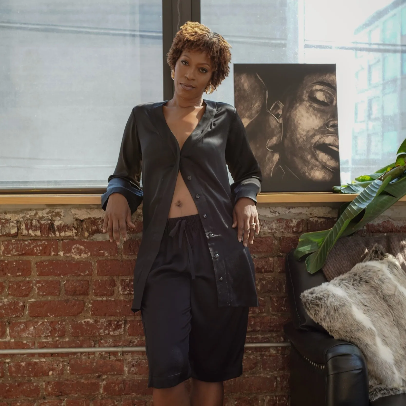 lola silk tuxedo bermuda short in noire sold by Je Mérite product image thumbnail 5