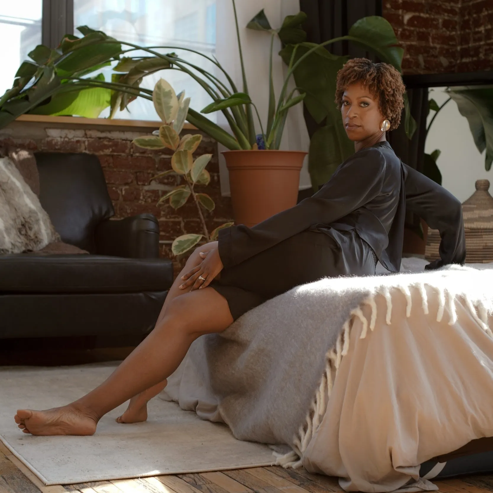 lola cropped silk sleep shirt & bermuda short set in noire sold by Je Mérite