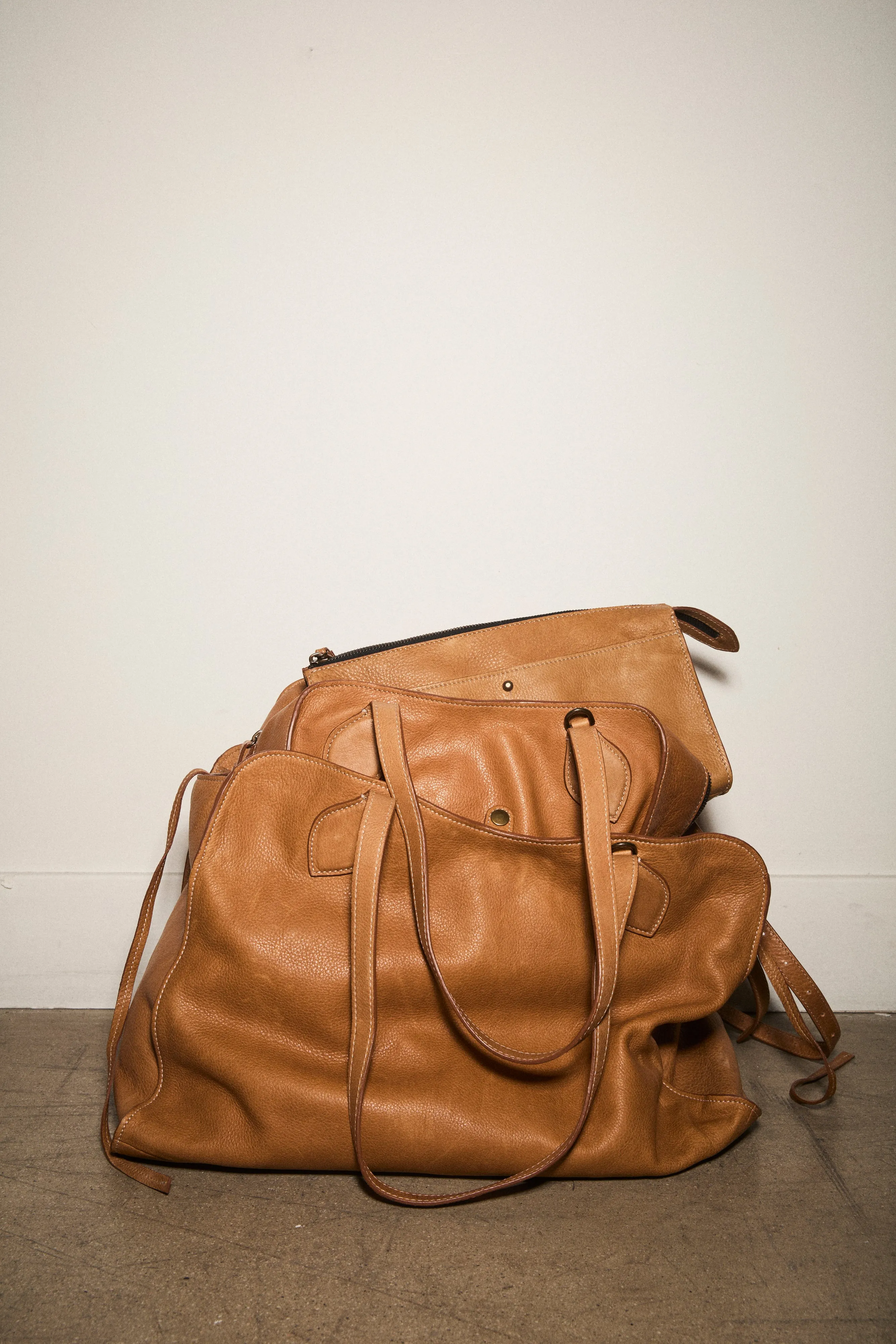 Medium Jack - Heritage "Broken-In" Leather Tan sold by Parker Thatch product image thumbnail 4