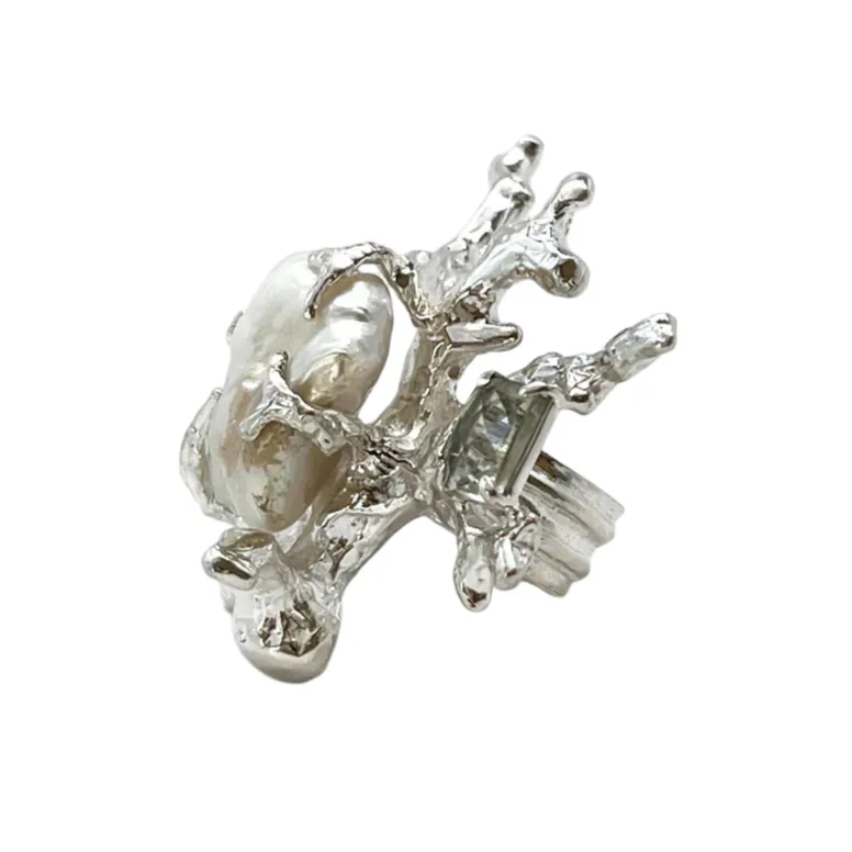 Signature Coral Ring 2.0 sold by The Jewelry Edit product image thumbnail 2