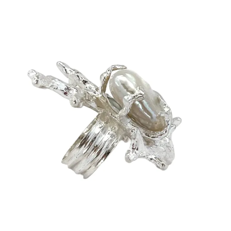 Signature Coral Ring 2.0 sold by The Jewelry Edit product image thumbnail 3