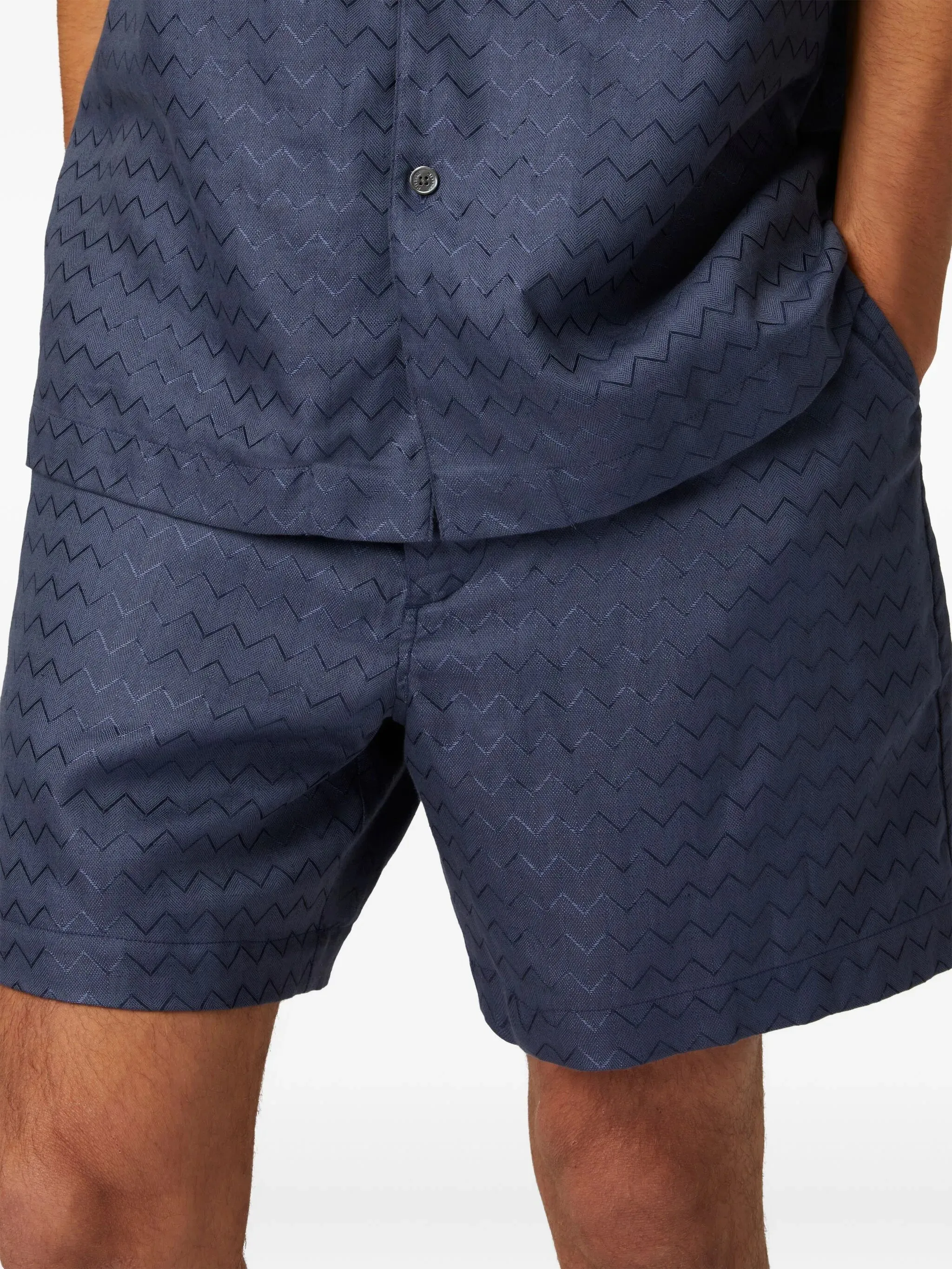 US25SI0B BW00VA Shorts (Final Sale) sold by Curio product image thumbnail 4