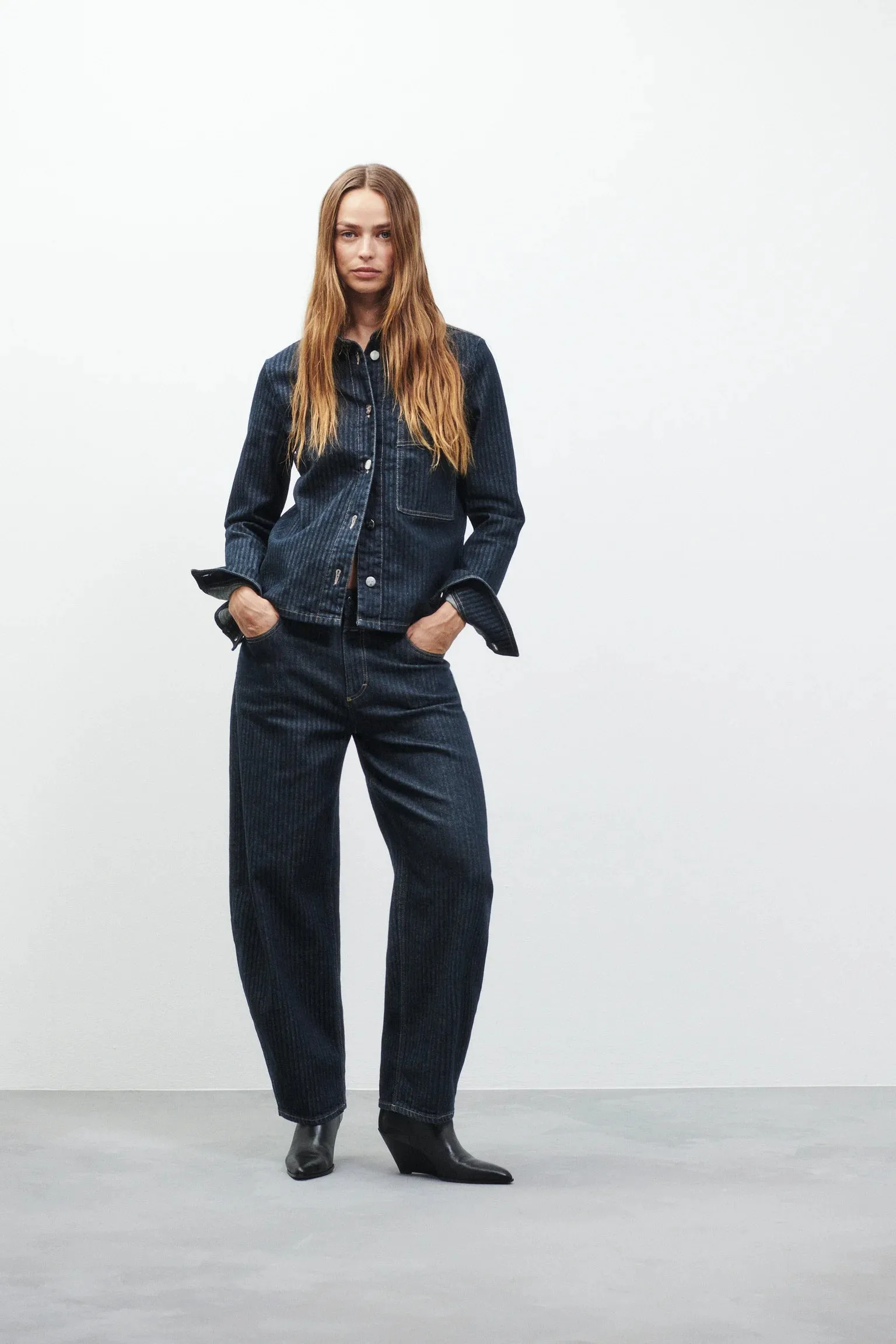 Jazzie Dark Blue sold by Curio product image thumbnail 5