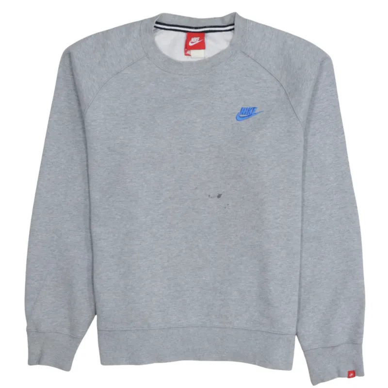 Nike Grey Crewneck Sweatshirt Men’s Medium Embroidered Blue Swoosh Raglan Pullover Fleece Top sold by Vintage Club