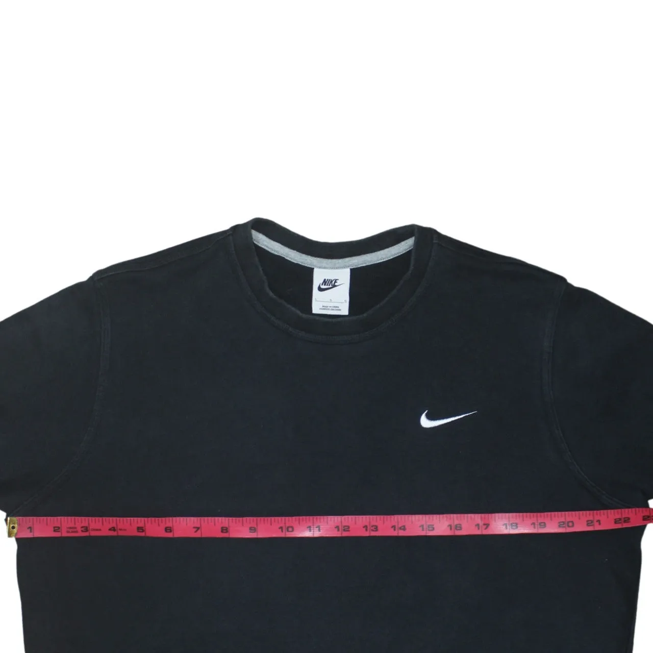 Nike Black Sweatshirt Men’s Large Embroidered Swoosh Logo Ribbed Cuffs Crewneck Pullover sold by Vintage Club product image thumbnail 5