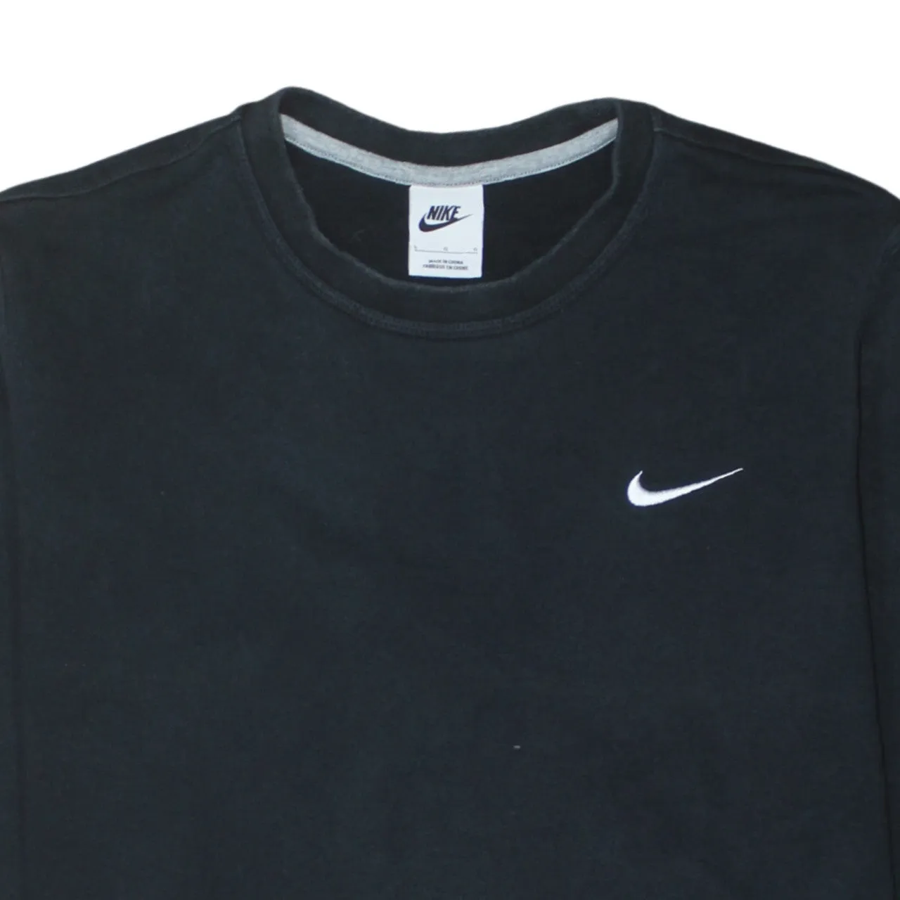 Nike Black Sweatshirt Men’s Large Embroidered Swoosh Logo Ribbed Cuffs Crewneck Pullover sold by Vintage Club product image thumbnail 3