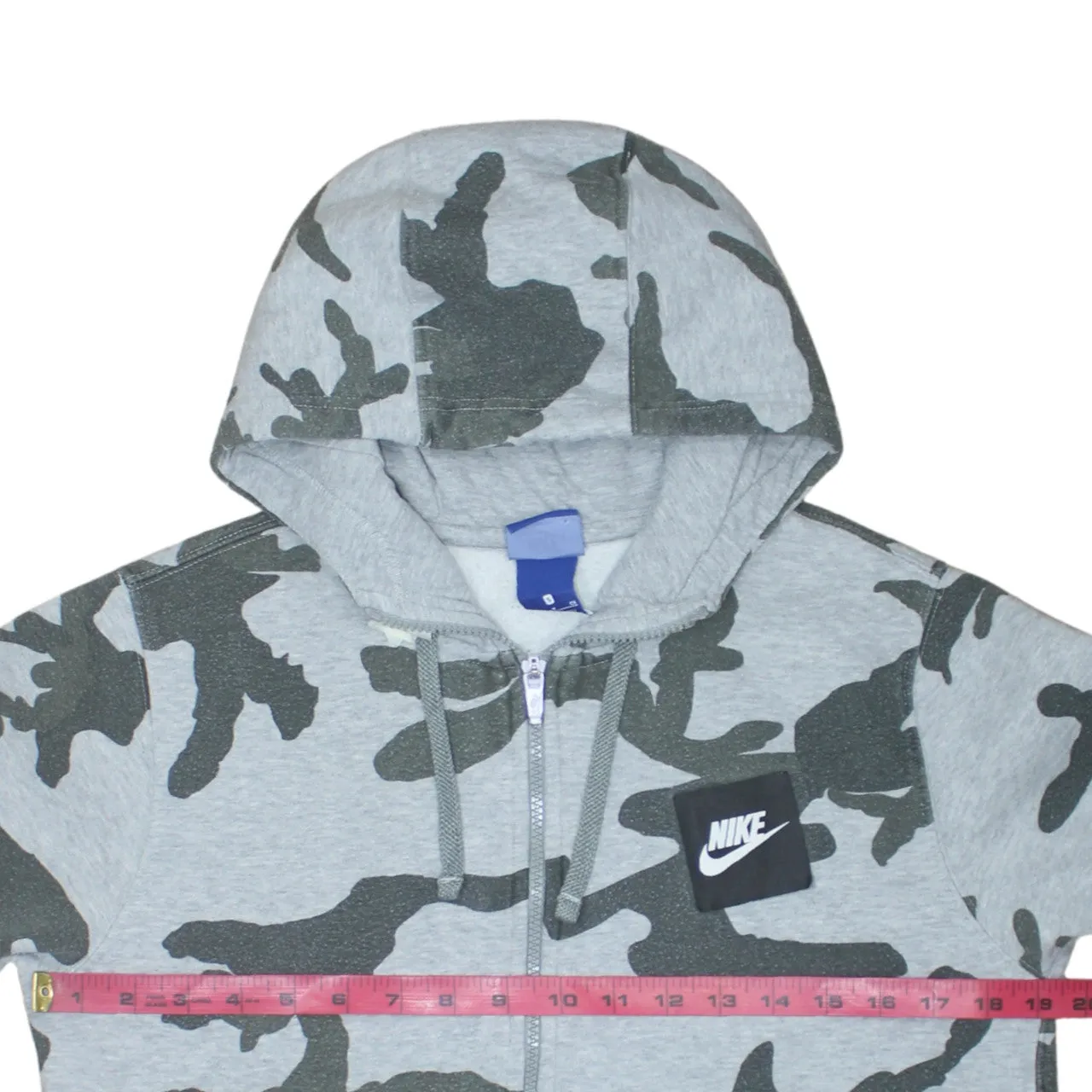 Nike Grey Camo Full Zip Hoodie Women’s Small Printed Chest Logo Fleece Sweatshirt sold by Vintage Club product image thumbnail 5