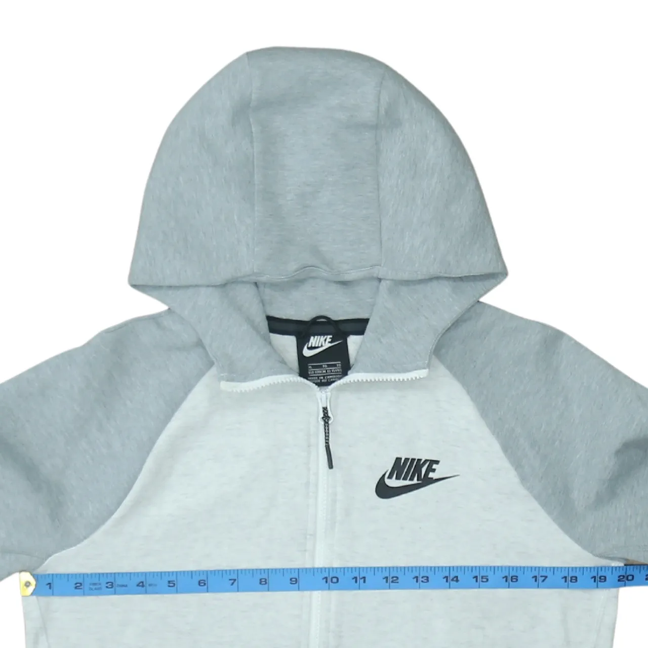Nike Light Grey Full Zip Hoodie Women’s XLarge Embroidered Swoosh Logo Split Pockets Sweatshirt sold by Vintage Club product image thumbnail 5