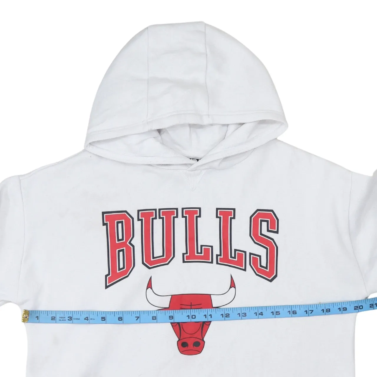 NBA White Hoodie Women’s Medium Chicago Bulls Lavine Printed Logo Pullover Sweatshirt sold by Vintage Club product image thumbnail 5