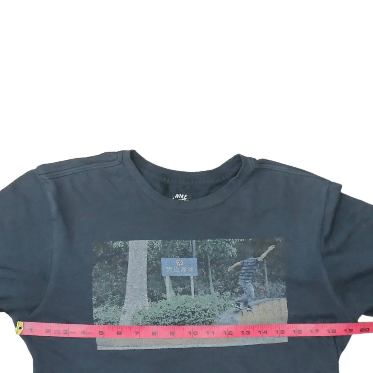 Nike Faded Black T Shirt Men's Small Skateboard Photo Graphic Printed Tee sold by Vintage Club product image thumbnail 5