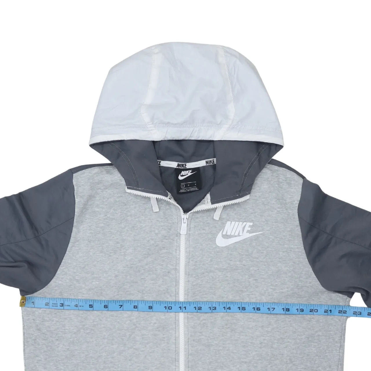 Nike Grey Full Zip Hoodie Women’s Large Embroidered Swoosh Contrast Sleeves Zip Pocket Sweatshirt sold by Vintage Club product image thumbnail 5