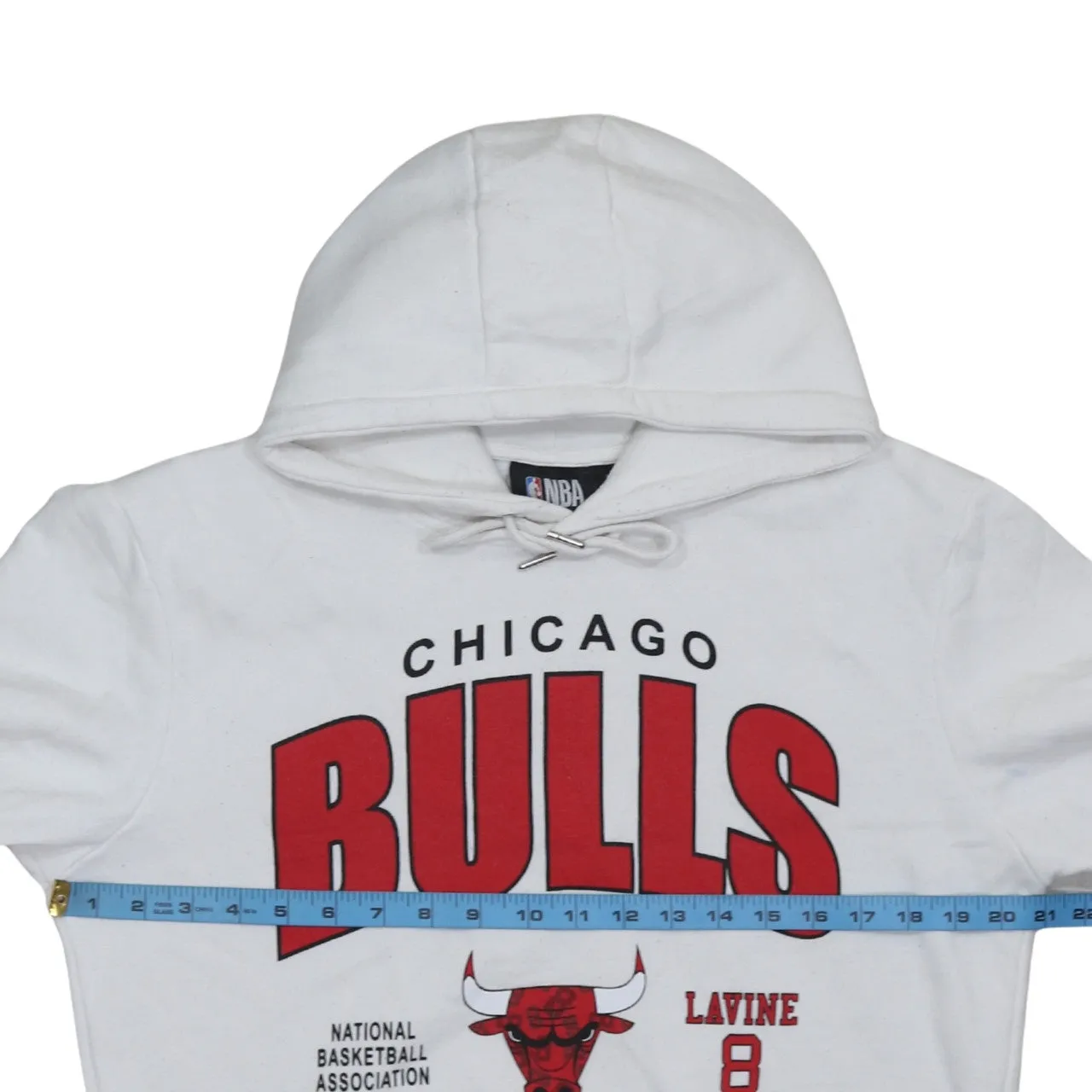 NBA White Hoodie Women’s Medium Chicago Bulls Lavine 8 Printed Logo Pullover Sweatshirt sold by Vintage Club product image thumbnail 5