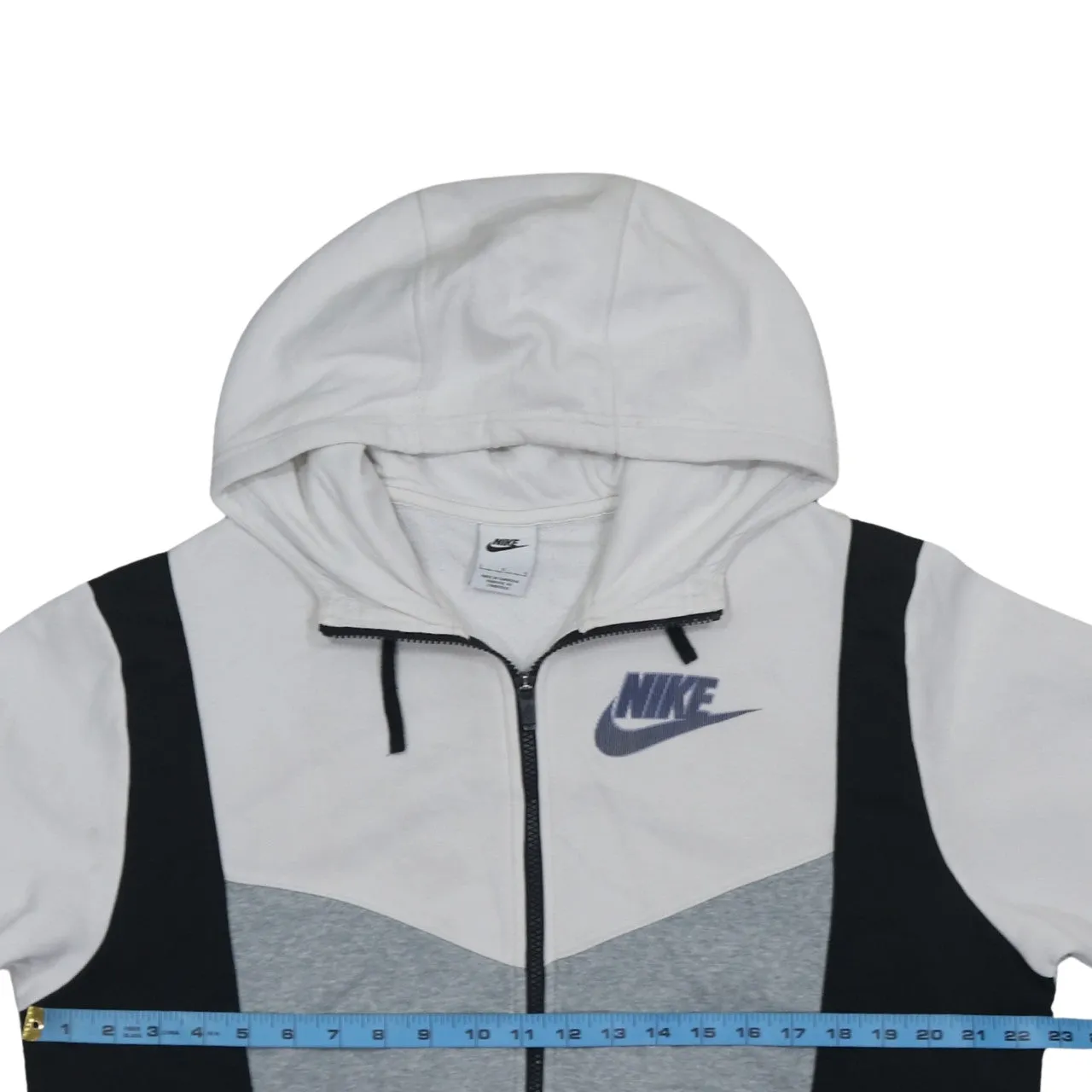 Nike White Grey Full Zip Hoodie Women’s Large Embroidered Logo Zip Pockets Sweatshirt sold by Vintage Club product image thumbnail 5