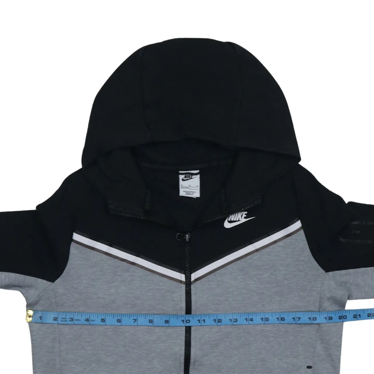 Nike Black Grey Hoodie Women’s XLarge Full Zip Panelled Embroidered Logo Casual Top sold by Vintage Club product image thumbnail 5