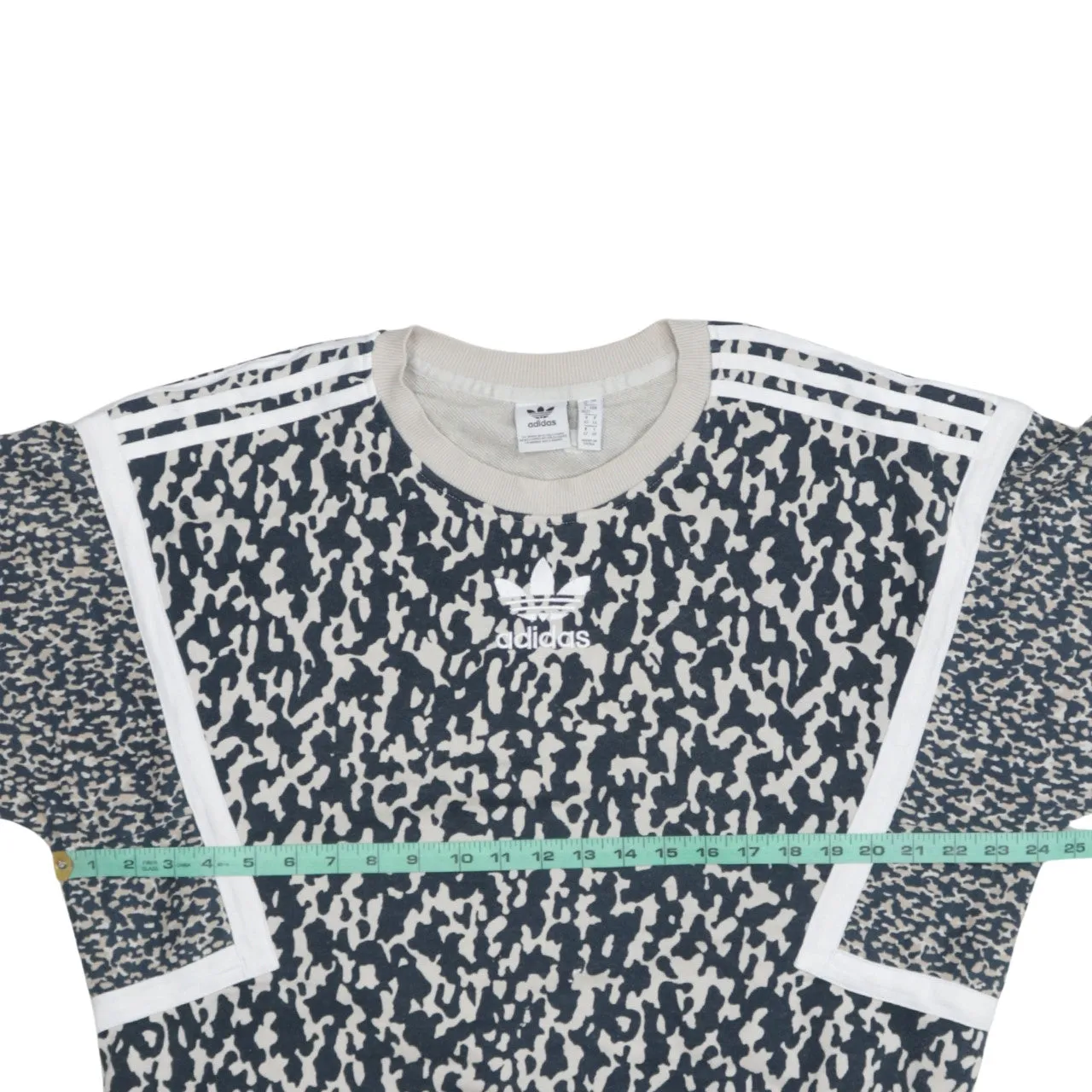 Adidas Navy Cream Sweatshirt Women’s XLarge All Over Camo Print Trefoil Logo Pullover Top sold by Vintage Club product image thumbnail 5