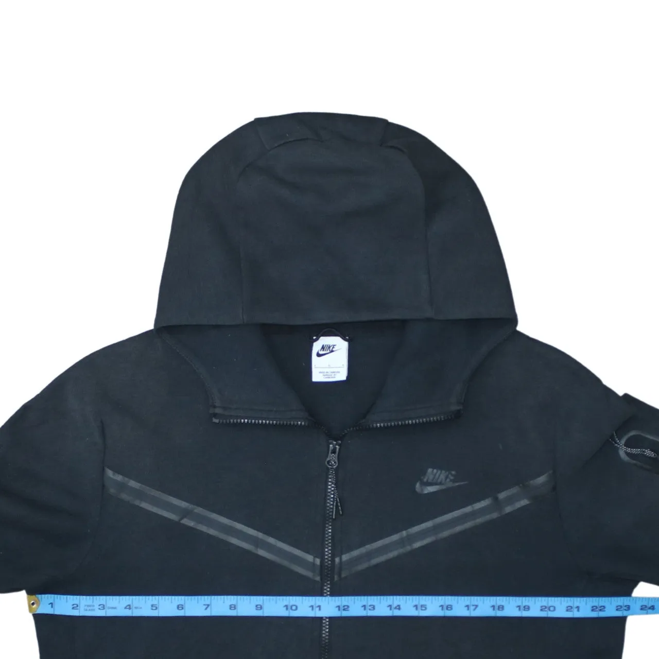 Nike Black Full Zip Hoodie Women’s Large Embroidered Swoosh Arm Zip Pocket Sweatshirt sold by Vintage Club product image thumbnail 5