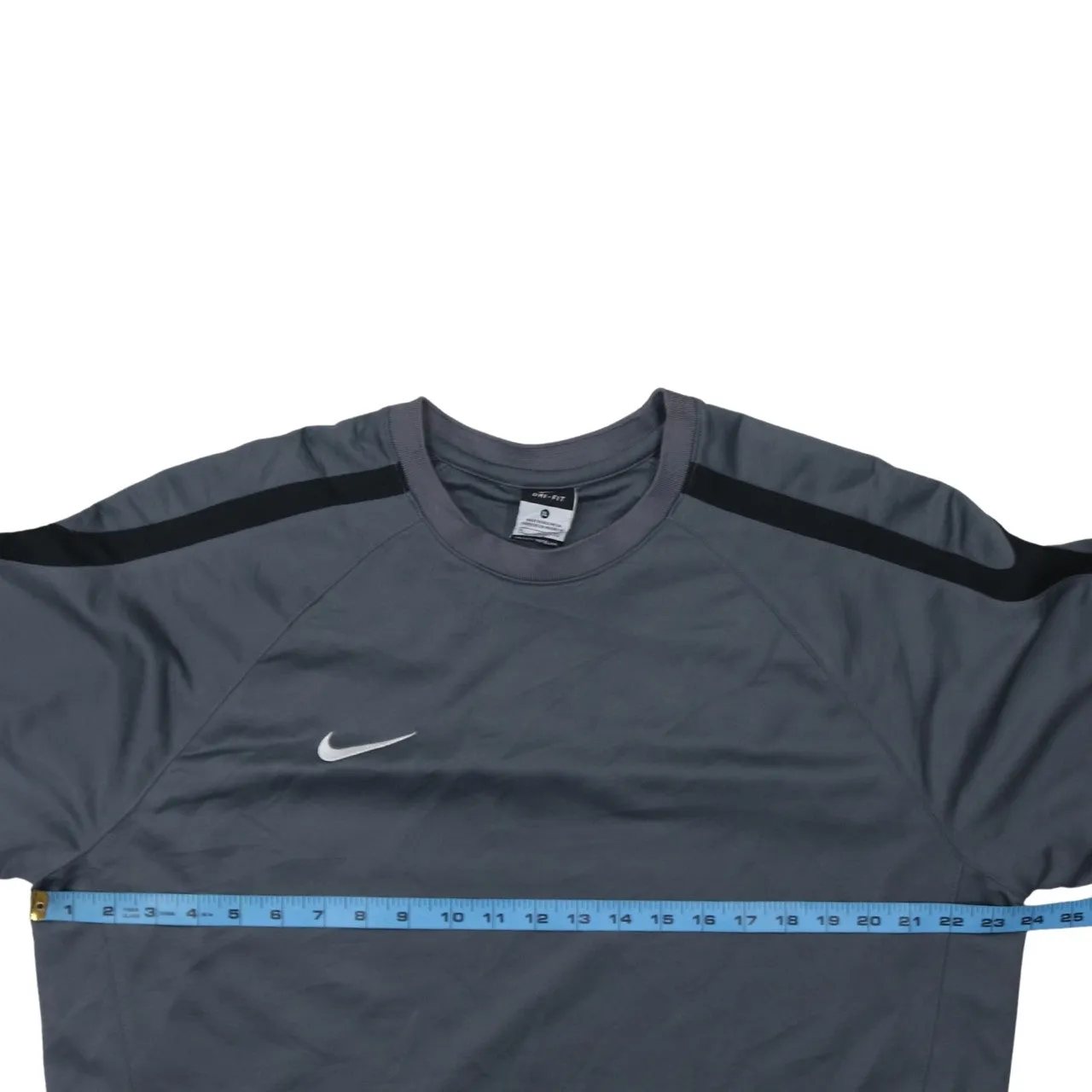 Nike Dark Grey Sweatshirt Women’s XLarge Printed Swoosh Dri-Fit Raglan Training Top Pullover sold by Vintage Club product image thumbnail 5