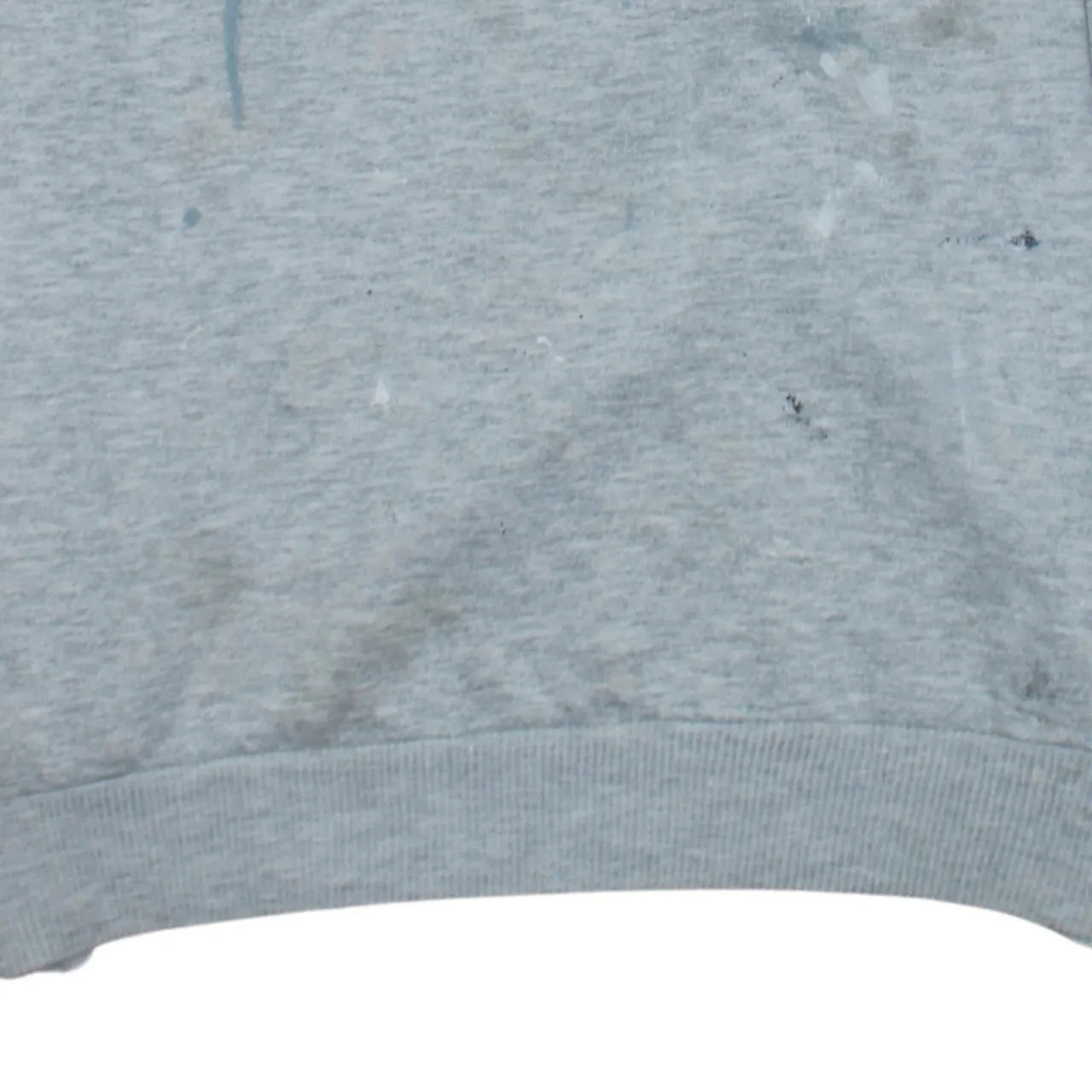 Umbro Light Grey Sweatshirt Men’s Medium Embroidered Logo Paint Marks Crewneck Pullover sold by Vintage Club product image thumbnail 4