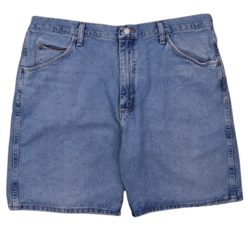 Wrangler Blue Denim Shorts Men's 38 Five Pocket Belt Loops Casual Jeans Shorts made by Wrangler