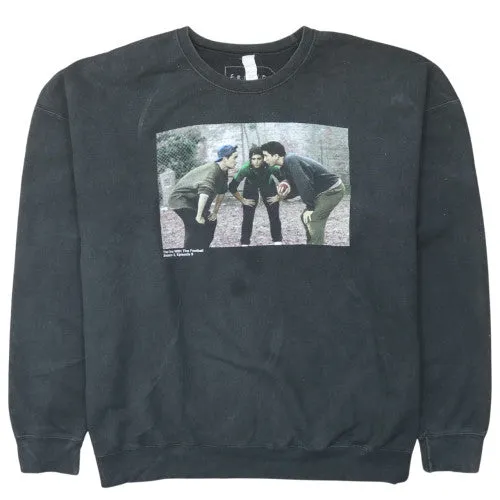 Friends Black Sweatshirt Men's XXLarge Printed Football Scene Crewneck Pullover Fleece Top sold by Vintage Club