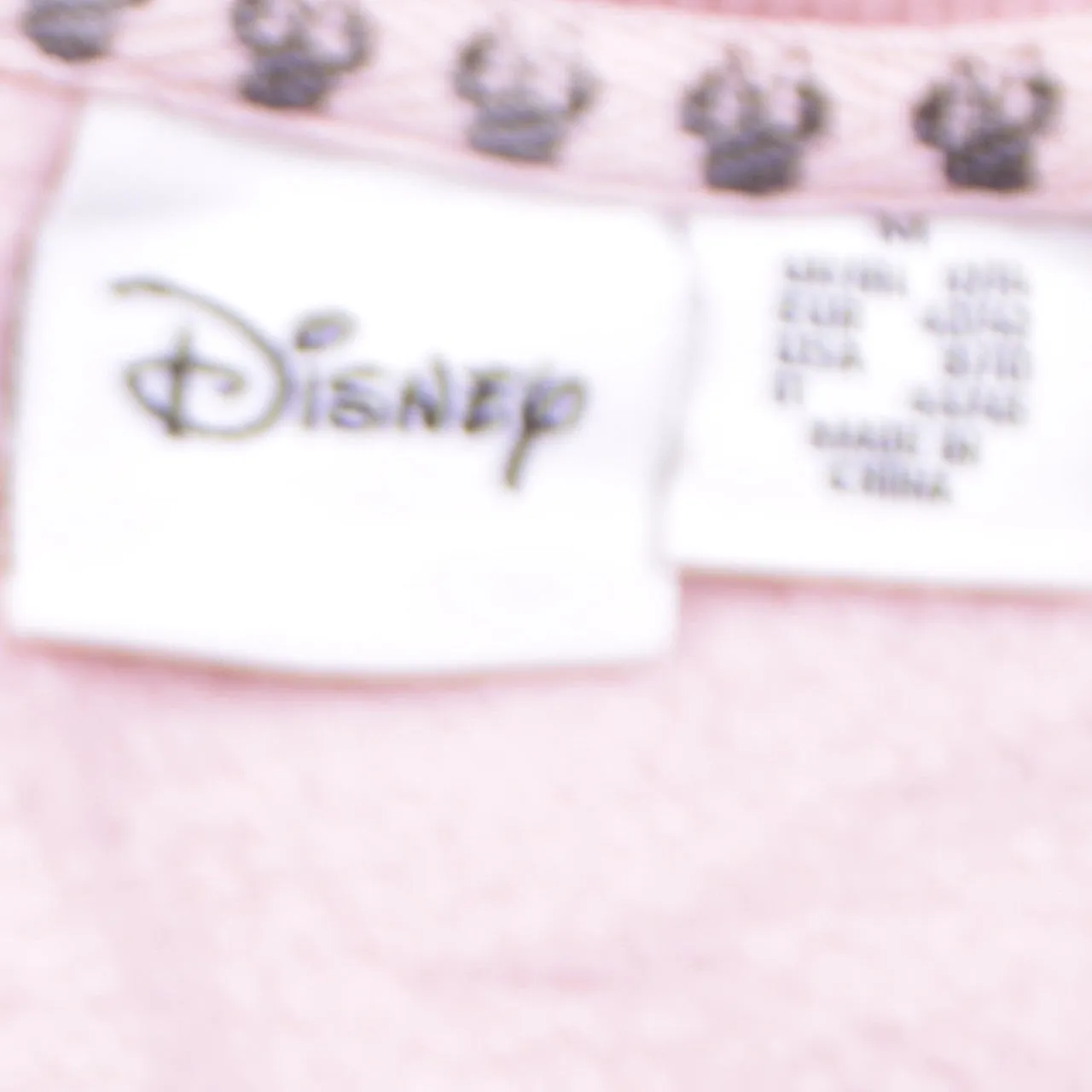 Vintage 90s Disney Minnie Mouse Pink Crew Sweatshirt Women's M sold by Vintage Club product image thumbnail 4