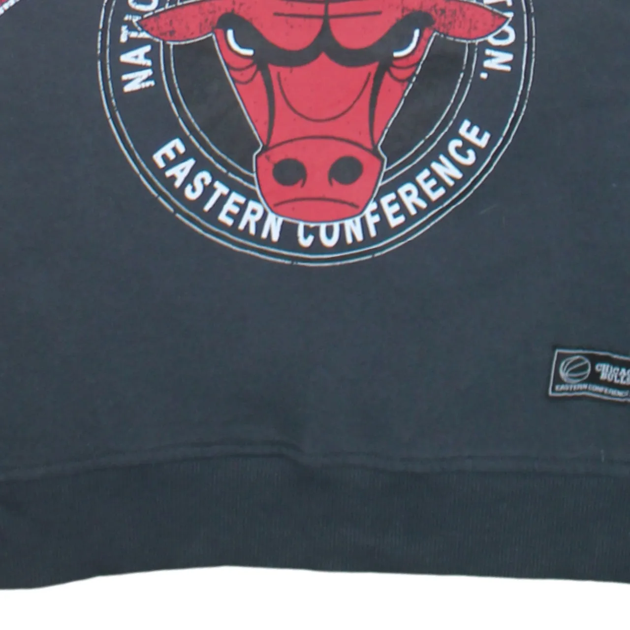 NBA Black Chicago Bulls Sweatshirt Women’s XXSmall Printed Graphic Crewneck Pullover Top sold by Vintage Club product image thumbnail 4