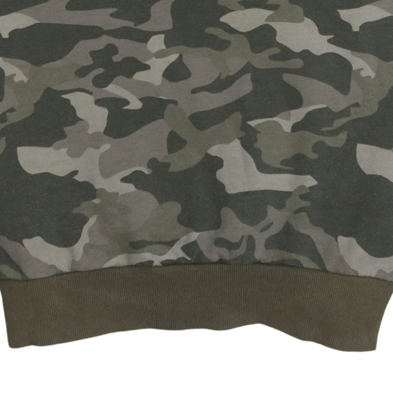 Ellesse Green Camo Sweatshirt Women’s XLarge Printed Chest Logo Fleece Lined Pullover Top sold by Vintage Club product image thumbnail 4